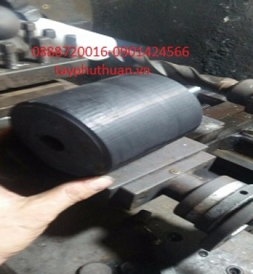 GIA CÔNG TIỆN CAO SU CHÂN ĐẾ