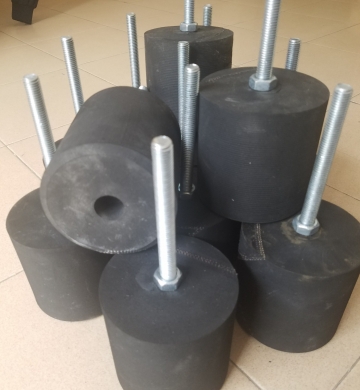 CAO SU CHÂN ĐẾ CÓ MỘT ĐẦU BULON