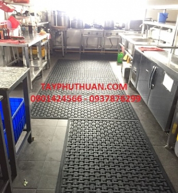 Cao su chống rung rãnh sọc lỗ thoát nước 