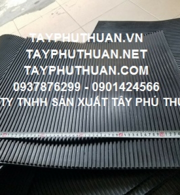 Cao su tấm sọc dọc kê máy phát điện dày 20mm