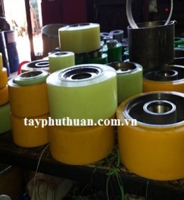 Con lăn silicone cán keo