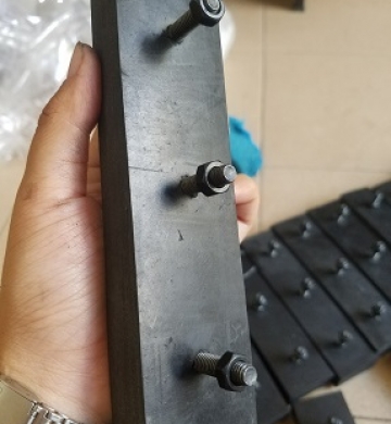 Gia công chân máy cao su