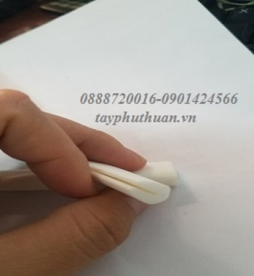 SILICONE TRẮNG ĐỤC CHỮ V
