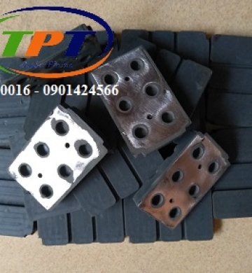 Đệm cao su bắt sắt