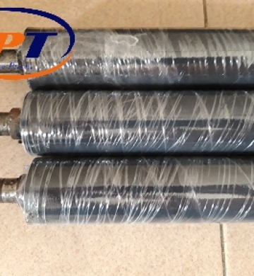 Đắp cao su lên trục cũ của khách