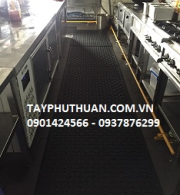 Tấm cao su sọc dọc lót sàn bếp nhà hàng