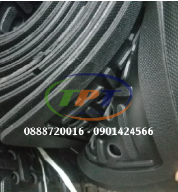 Tấm cao su lót sàn thoát nước