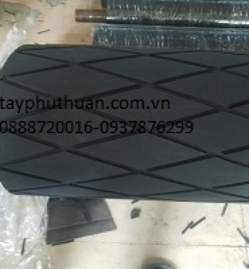 TRỤC CAO SU ĐEN SẺ RÃNH 120MM