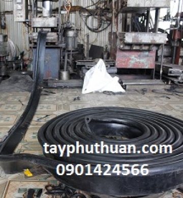 Xử lý chèn khe co giãn bê tông